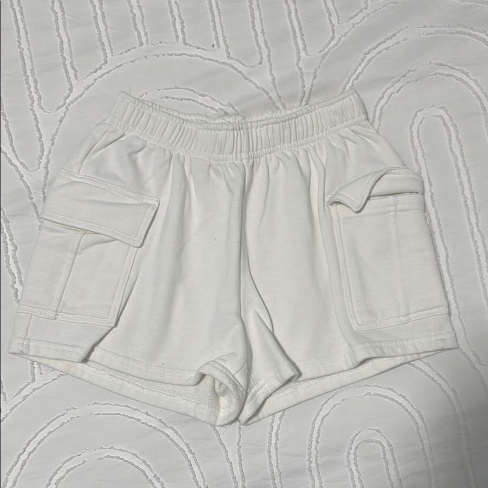 Altar’d State Women’s Cream White Cargo Shorts | Size XS | Casual & Stylish